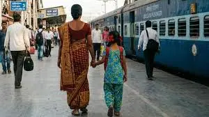 Mother Pushes Daughter Under Train