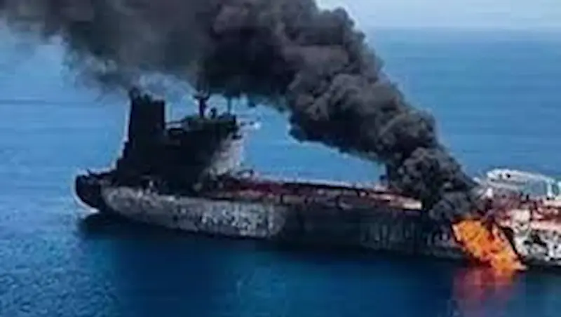 Iran-US: అమెరికా ట్యాంకర్‌పై దాడి చేసిన ఇరాన్