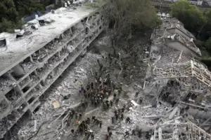 ఇరాన్ అధ్యక్ష భవనంపై ఇజ్రాయెల్ వైమానిక దాడులు