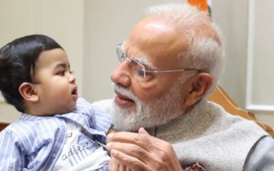 PM Modi viral photo child : మోదీతో చిన్నారి ఫోటో వైరల్, అసలు ఎవరు?