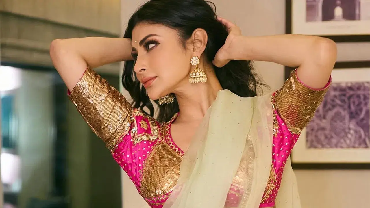Actress Mouni Roy: మౌనీ రాయ్ లేటెస్ట్ ఫొటోస్ వైరల్