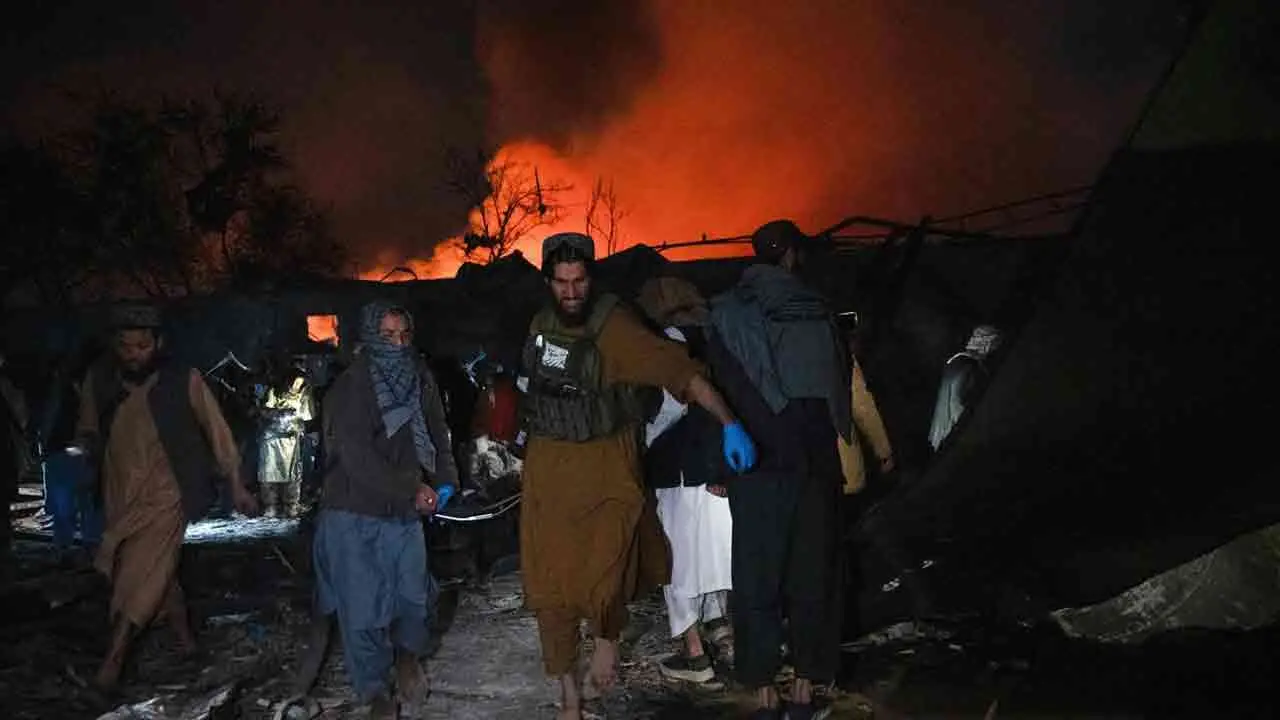 కాబూల్ ఆస్పత్రిపై పాకిస్థాన్ వైమానిక దాడి.. 400 మంది మృతి