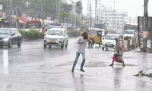 తెలంగాణ లో పలు చోట్ల దంచికొట్టిన వర్షం