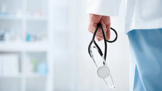 Yashoda Hospital Theft: రోగికి మత్తు మందు ఇచ్చి 10 తులాలు దోచుకున్నఫేక్ డాక్టర్