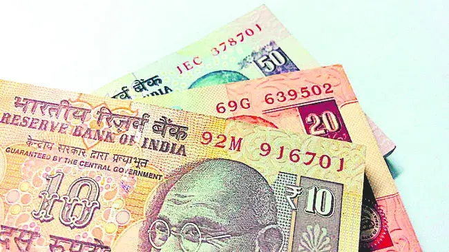 Central Govt: చిల్లర నోట్లకు కొరత లేదంటూ కేంద్రం స్పష్టం