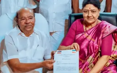 VK Sasikala-S Ramadoss: తమిళ రాజకీయాల్లో కొత్త సమీకరణం: చేతులు కలిపిన శశికళ, రామదాస్