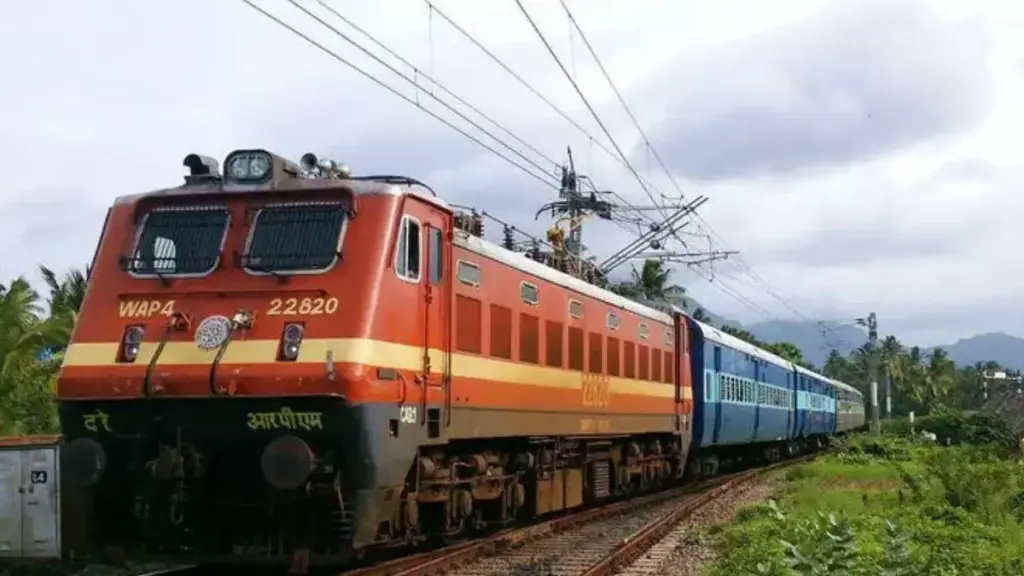 ఇంజిన్ వీల్ విరిగి నిలిచిపోయిన ఇస్సార్ ఎక్స్‌ప్రెస్