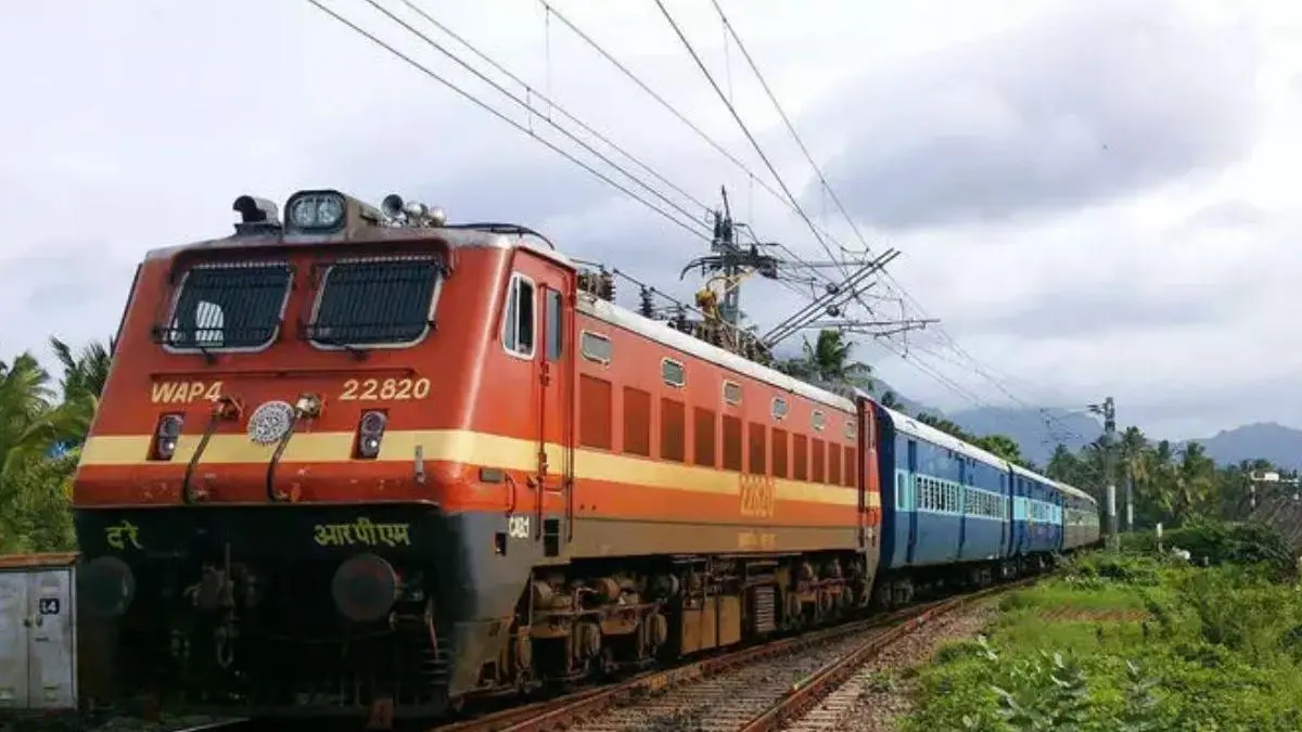 ఇంజిన్ వీల్ విరిగి నిలిచిపోయిన ఇస్సార్ ఎక్స్‌ప్రెస్