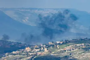 టెహ్రాన్, లెబనాన్‌లపై విరుచుకుపడిన ఇజ్రాయెల్ .. గల్ఫ్ దేశాలపై ఇరాన్ దాడులు!