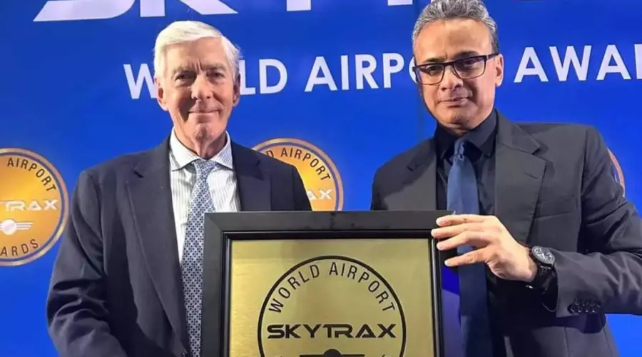 శంషాబాద్ విమానాశ్రయానికి బెస్ట్ ఎయిర్‌పోర్ట్ స్టాఫ్ అవార్డు