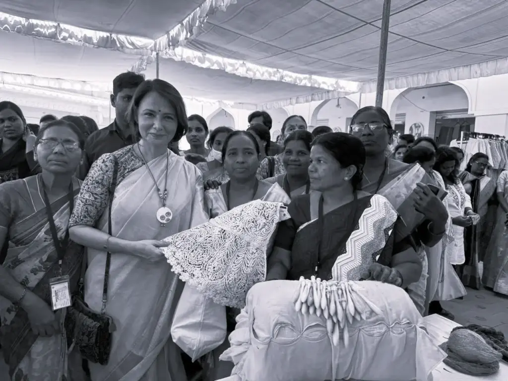 Handicrafts Exhibition: ఇందిరా మహిళాశక్తి బజార్లో హస్తకళల ప్రదర్శన ప్రారంభం